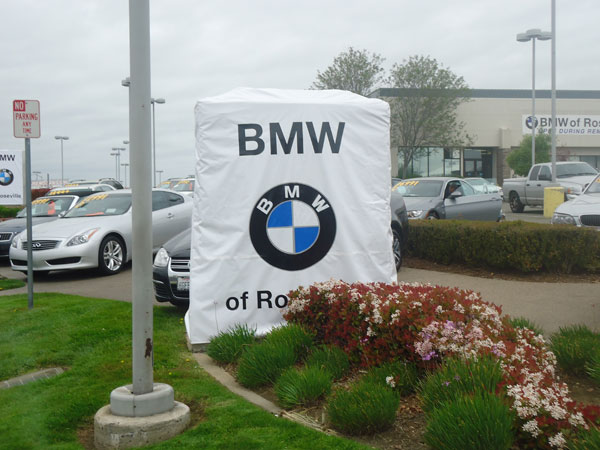 bmw temporary monument cover