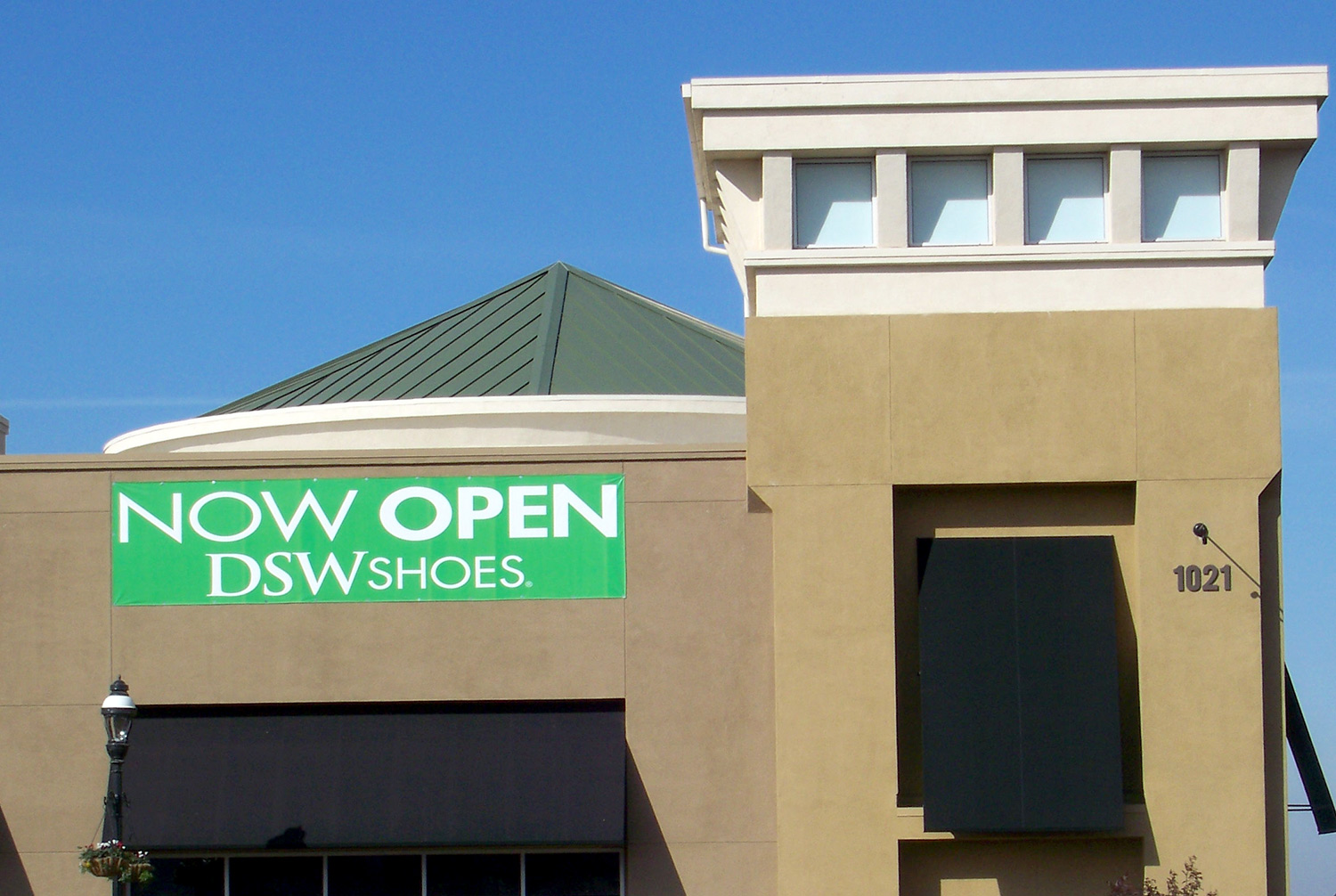 dsw-shoes-seale-signs-roseville-ca